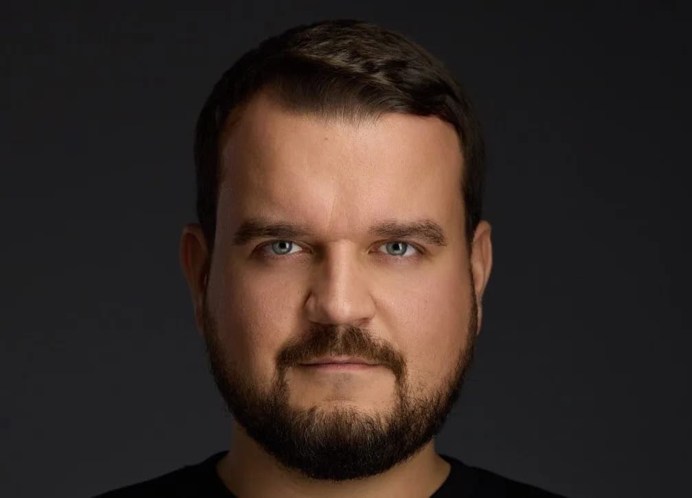 Илья Захаров