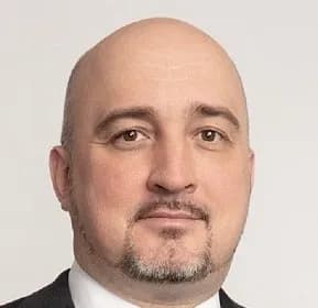 Александр Чариков
