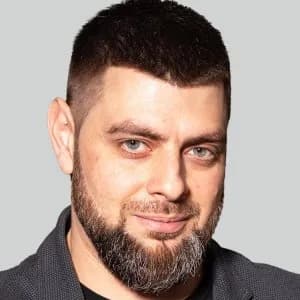 Илья Кравцов